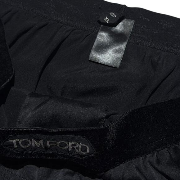 Silk logo shorts - Picture 2 of 2